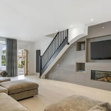 Newly Refurbished 3 Bedroom Property In North London East Barnet Exterior photo